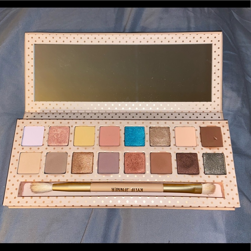 Kylie Cosmetics Take Me On Vacation palette